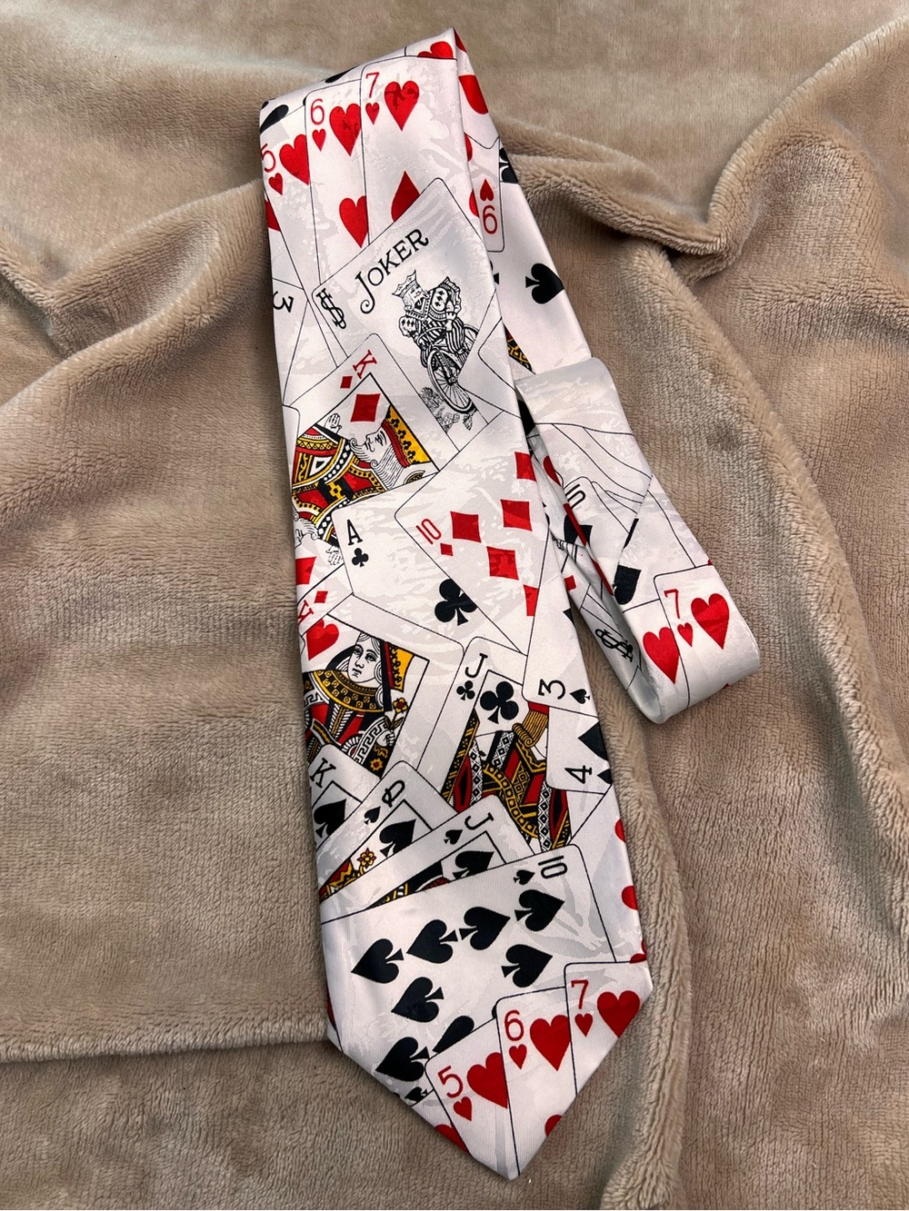 EMPIRE Silky White Poker Card Theme Business Casual Office Neck Tie